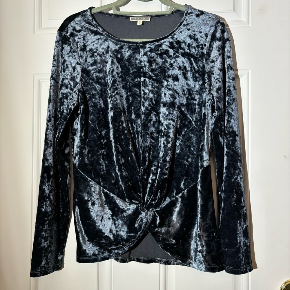 ❤️2/$15 or 3/$21❤️ Pleione Crushed Velvet Top W/Front Knot, Size Small
